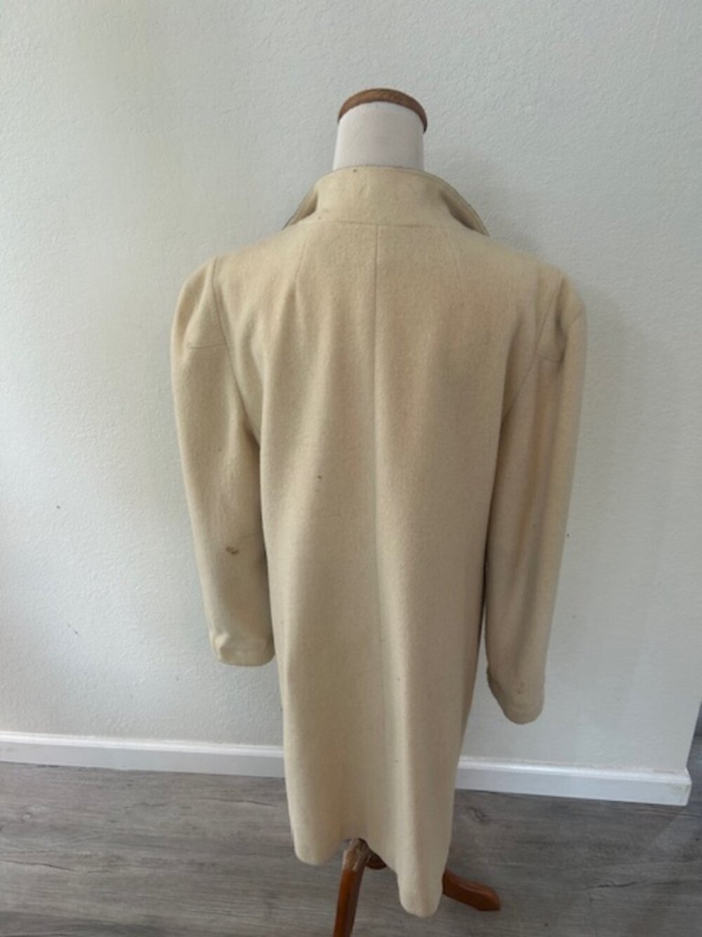 Braetan Beige Coat - Picture 3 of 5